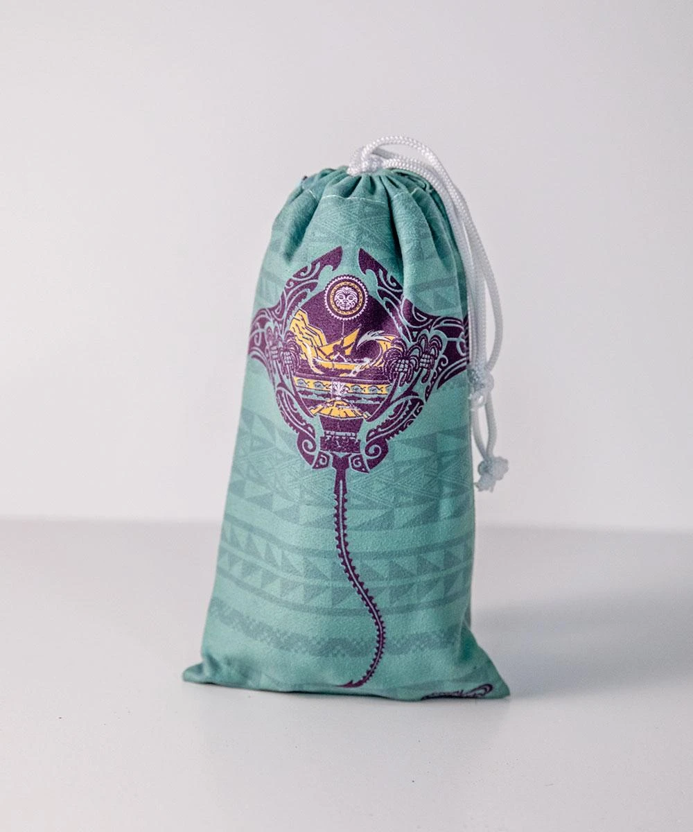 Maui Legend - Microfiber Beach Towel 2 Maui Legend - Microfiber Beach Towel - Image 2