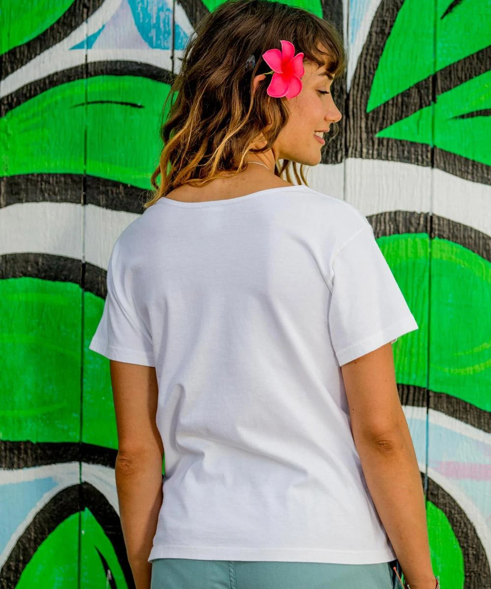 Turtle Seascape - White Short Sleeve Scoop Neck T-Shirt 2 Turtle Seascape - White Short Sleeve Scoop Neck T-Shirt - Image 2