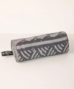 Circling Sharka™ - Microfiber Beach Towel -Freedom Style Shop b5ca9812 3607 4421 89a0 77c04c074be5